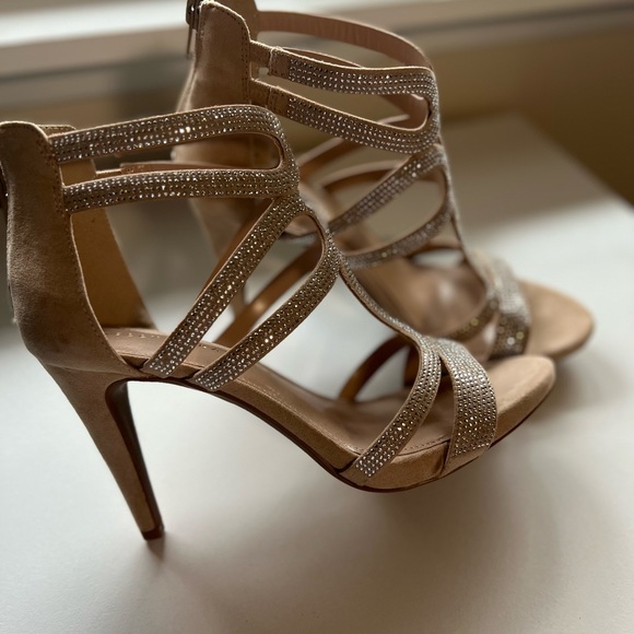 Beautiful heels - Picture 1 of 5